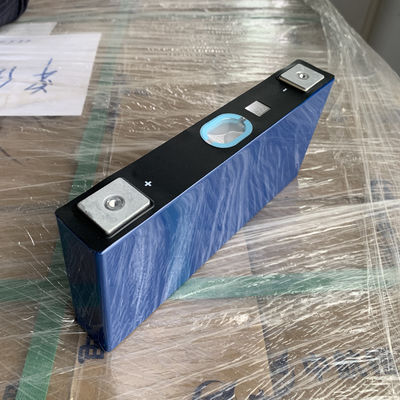 Akumulator litowo-jonowy 1.85KGS Pryzmatyczny akumulator litowy RV Pakiet Ogniwa pryzmatyczne NMC 3.7v 113ah